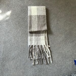 Grey and white scarf